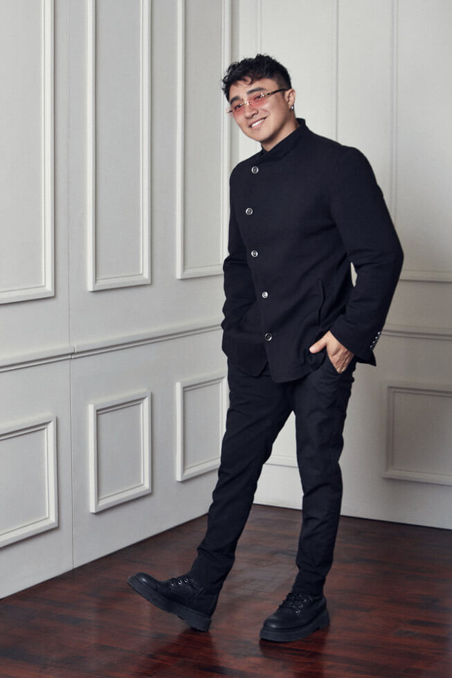 Listen Johnny Lau New Record "+ Yo Que Nunca", Dynamo Productions