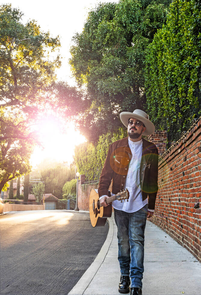 Nóam, Artista Dynamo, descarga MEJIKAINDOFBLU ahora en exclusiva